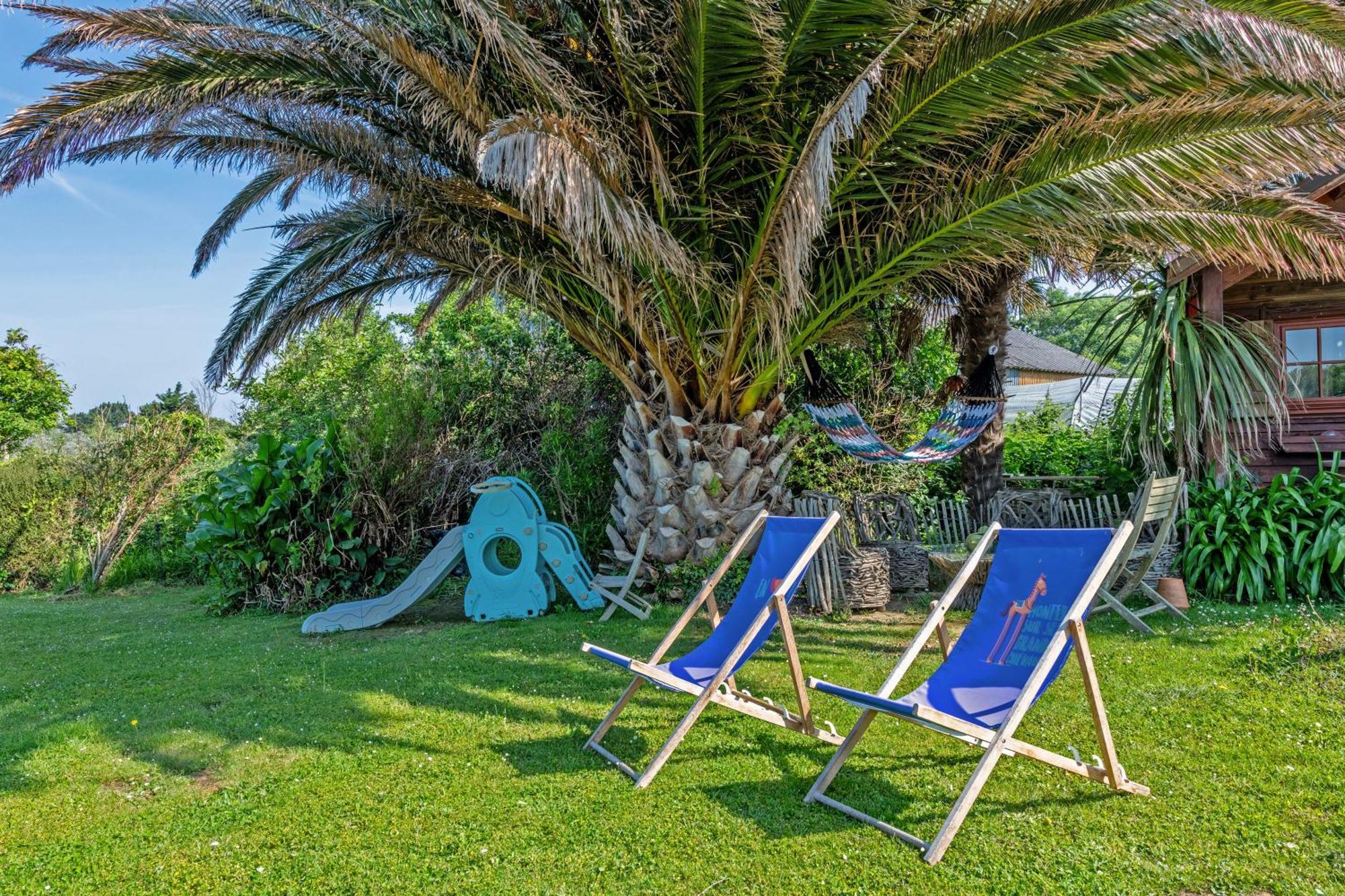 Chalet Avec Jardin Vue 100m *